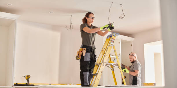 Best Affordable Emergency Electrician  in Carrollton, AL